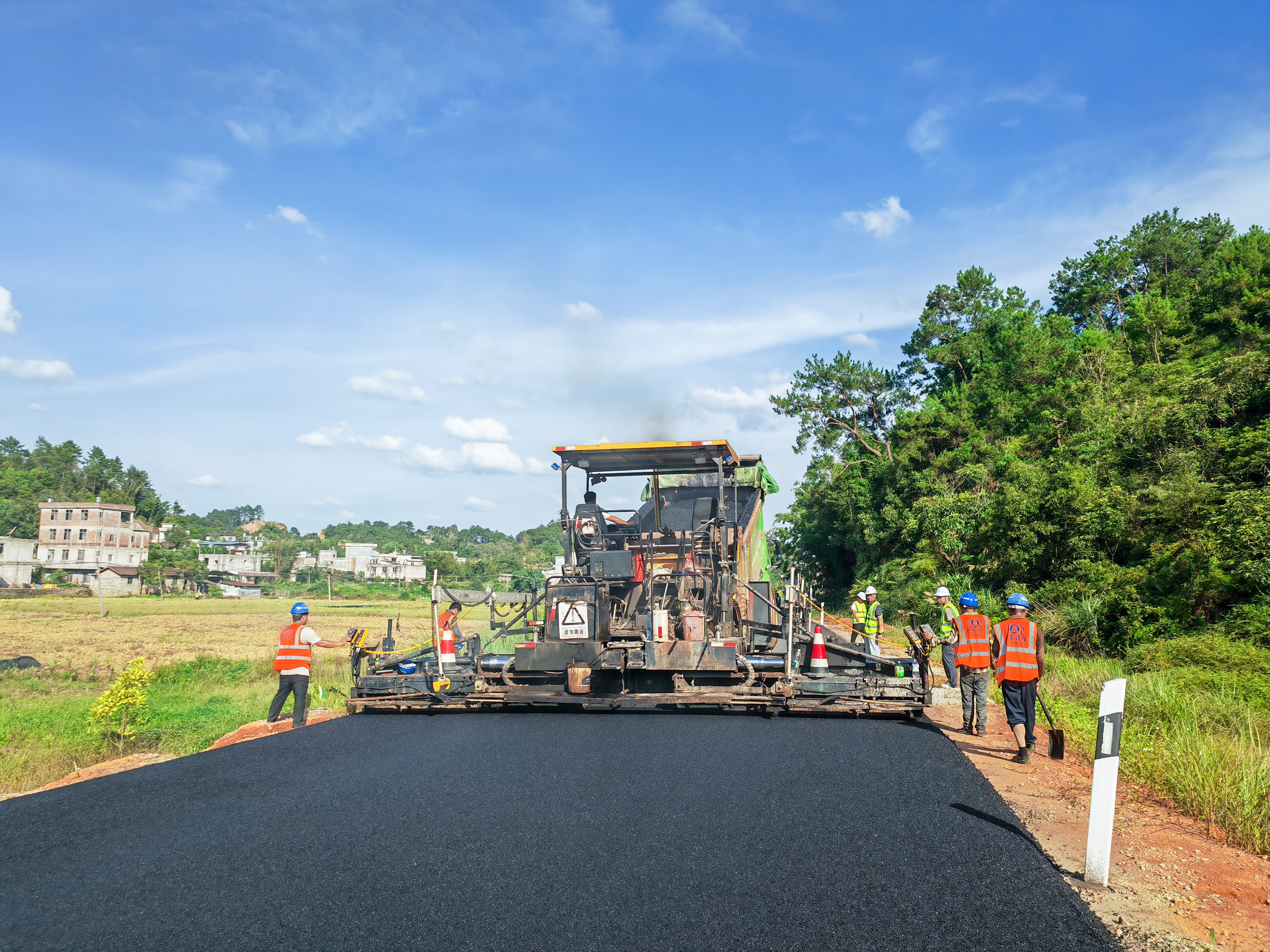 S310世界杯足球平台主体工程收官