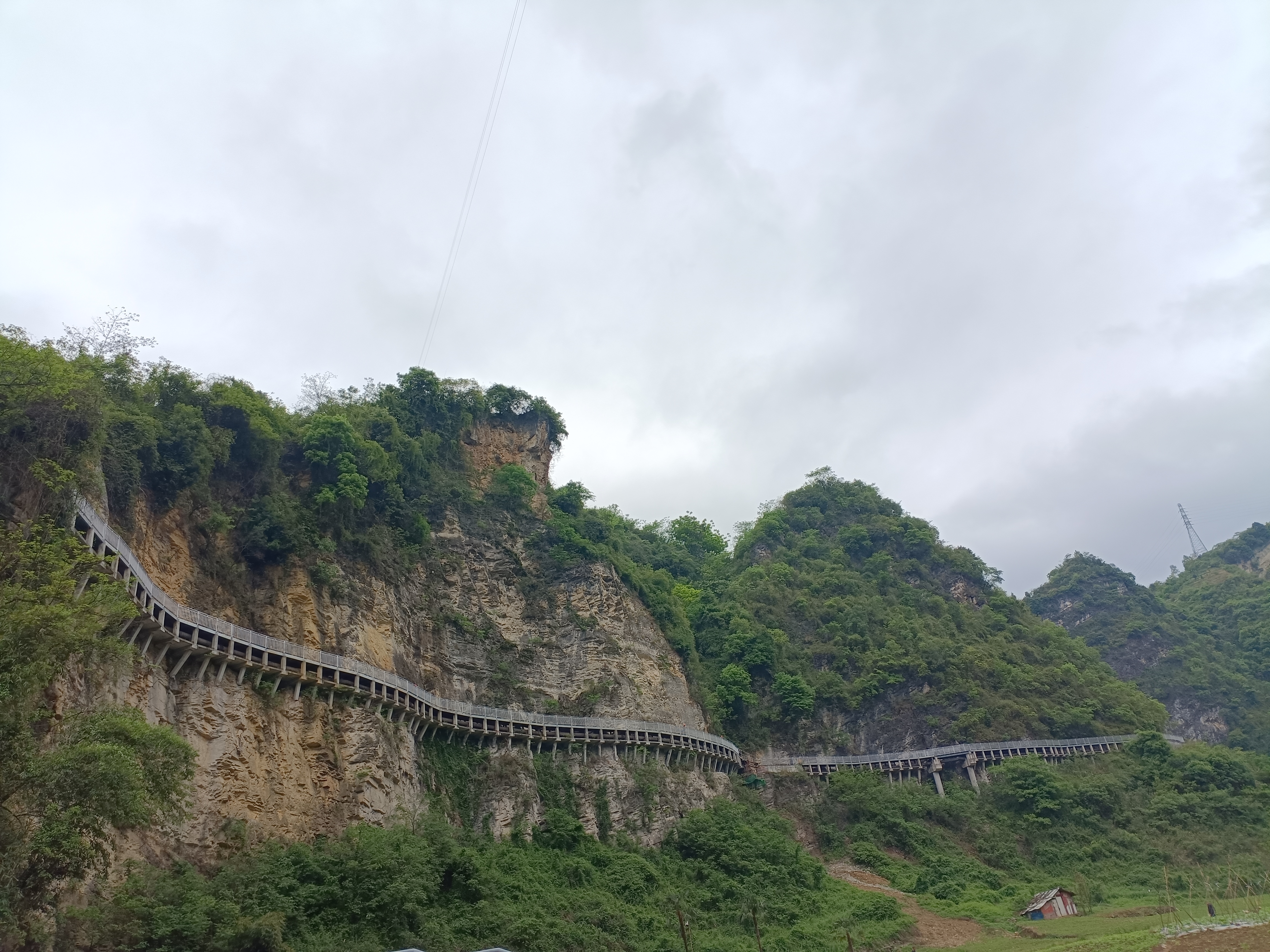 赤水河流域盐津湖环境整治与生态修复工程竣工验收