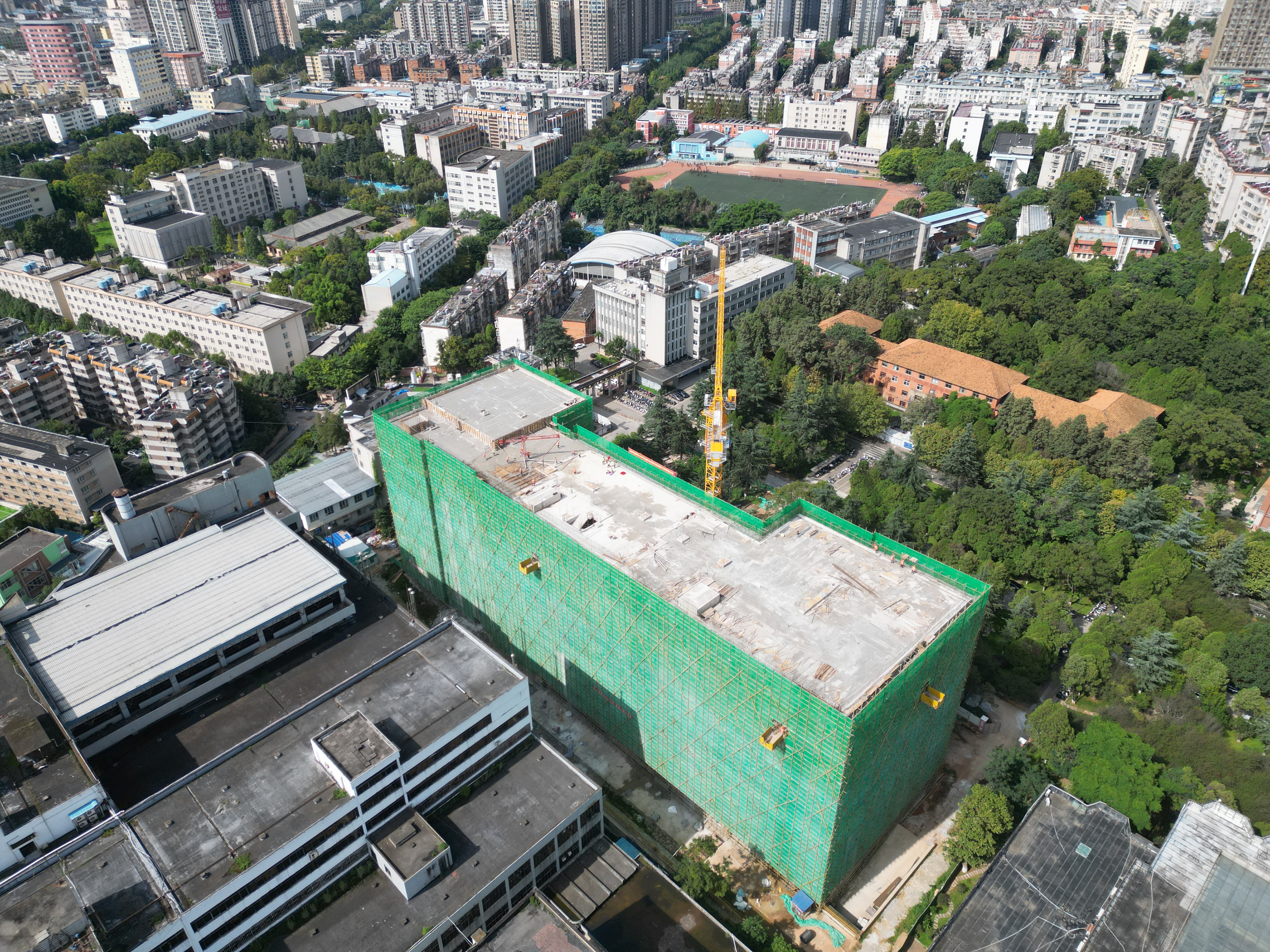 昆明理工大学有色金属冶金先进技术研究院世界杯足球网封顶