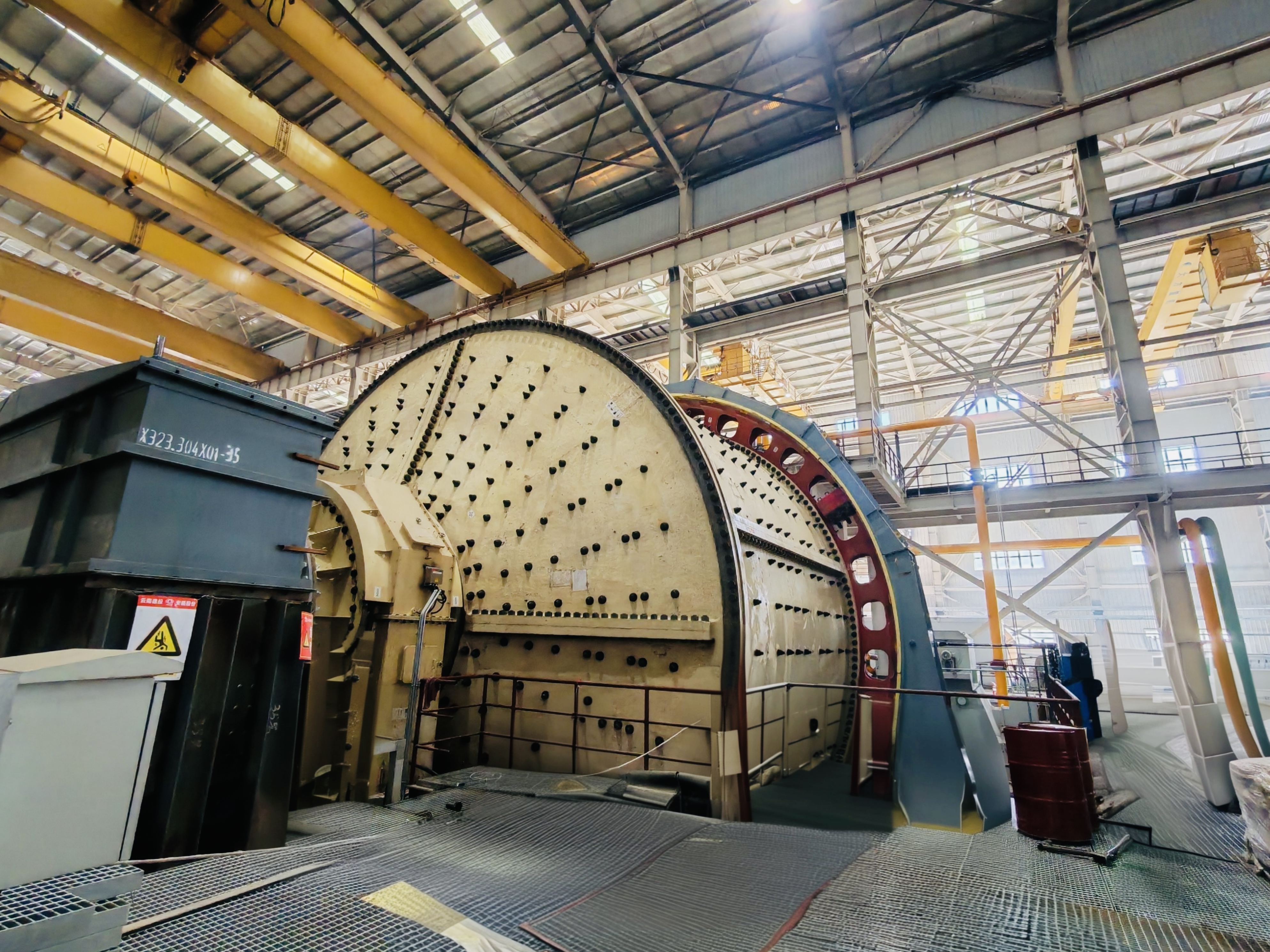 西藏巨龙二期磨矿车间3号半自磨机空载试车成功