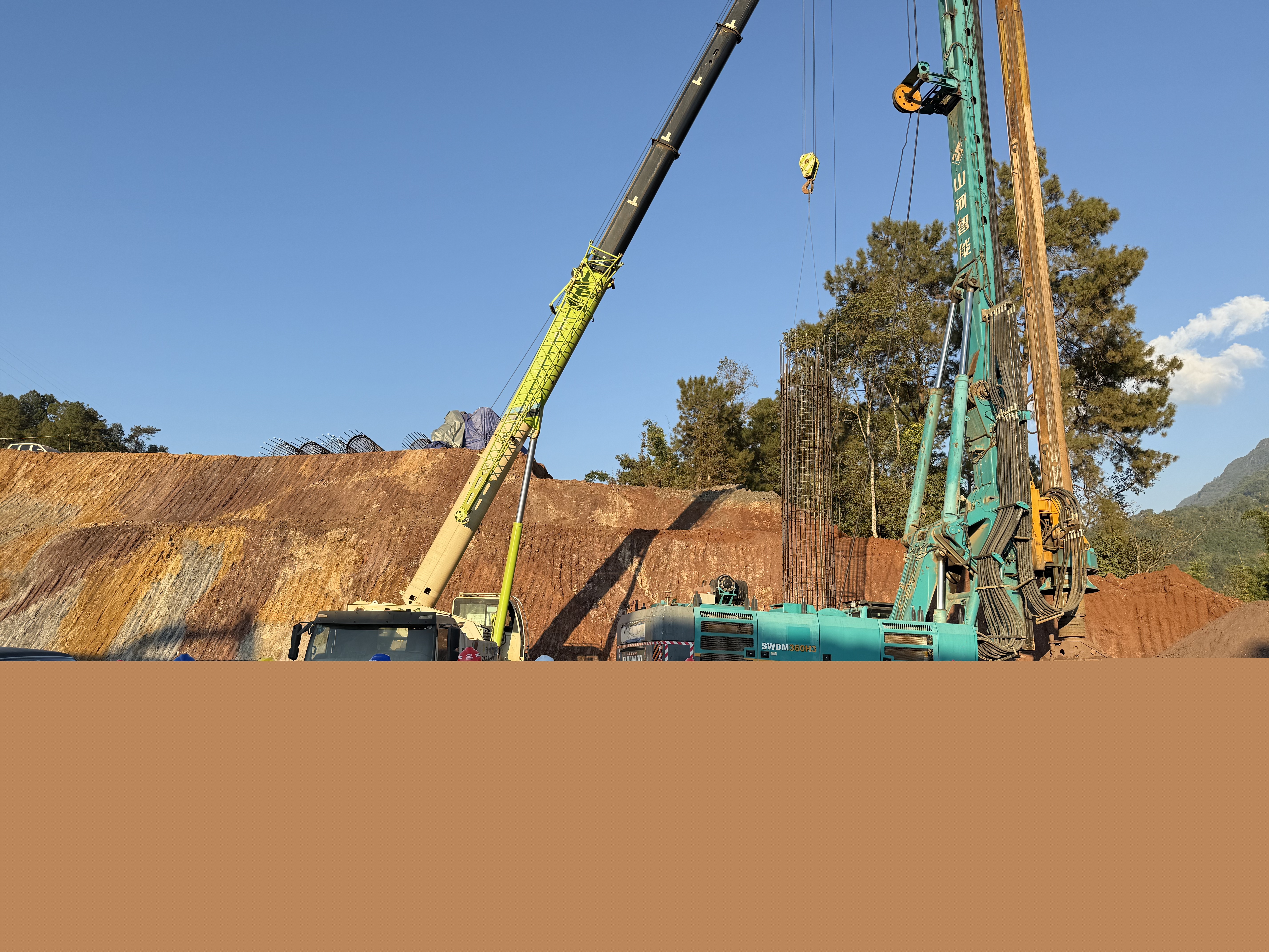 瑞孟高速十五工区首桩顺利浇筑